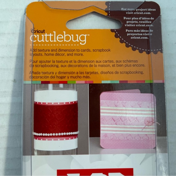 Cuttlebug 12 inches embossing border - HEART - Picture 4 of 7